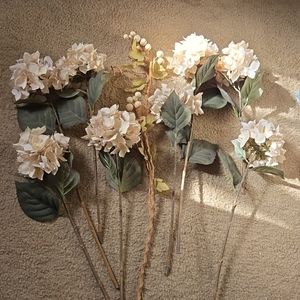 Hydrangea (8) and wh grape (2) Artificial